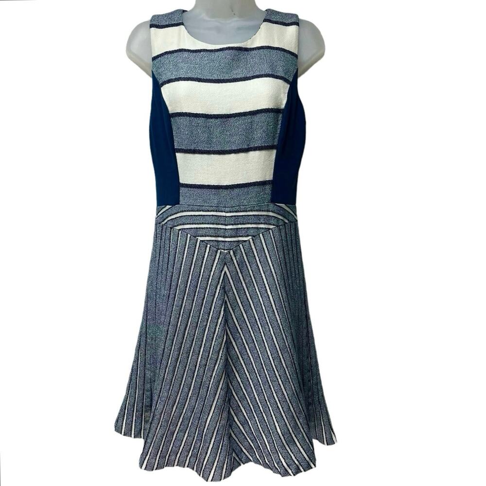 NYDJ Stacy Size 8 
Blue White Striped Fit & Flare Sleeveless Dress Lined Stretch